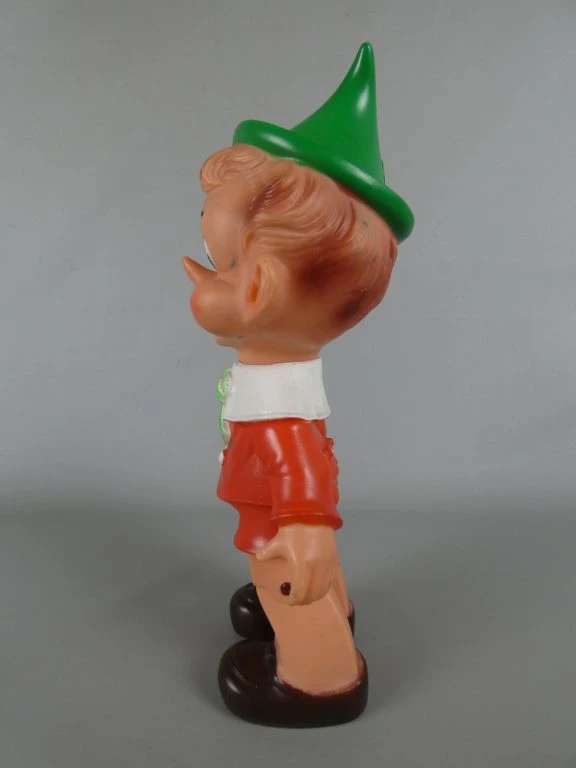 Vintage plastic beeldje van een jongen met groene hoed - foto 2