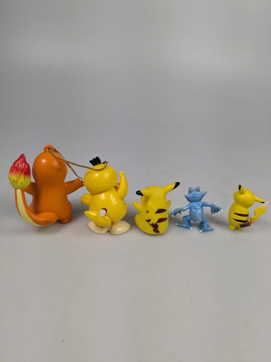 Set van 5 Pokémon figuurtjes en 3 stickers - foto 3