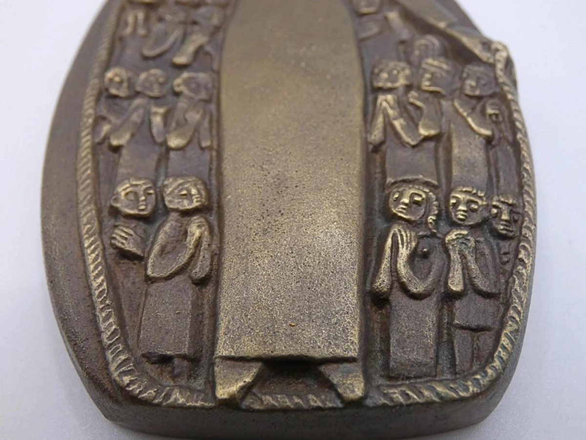 Bronskleurige religieuze plaquette met Maria van Barmhartigheid - foto 5