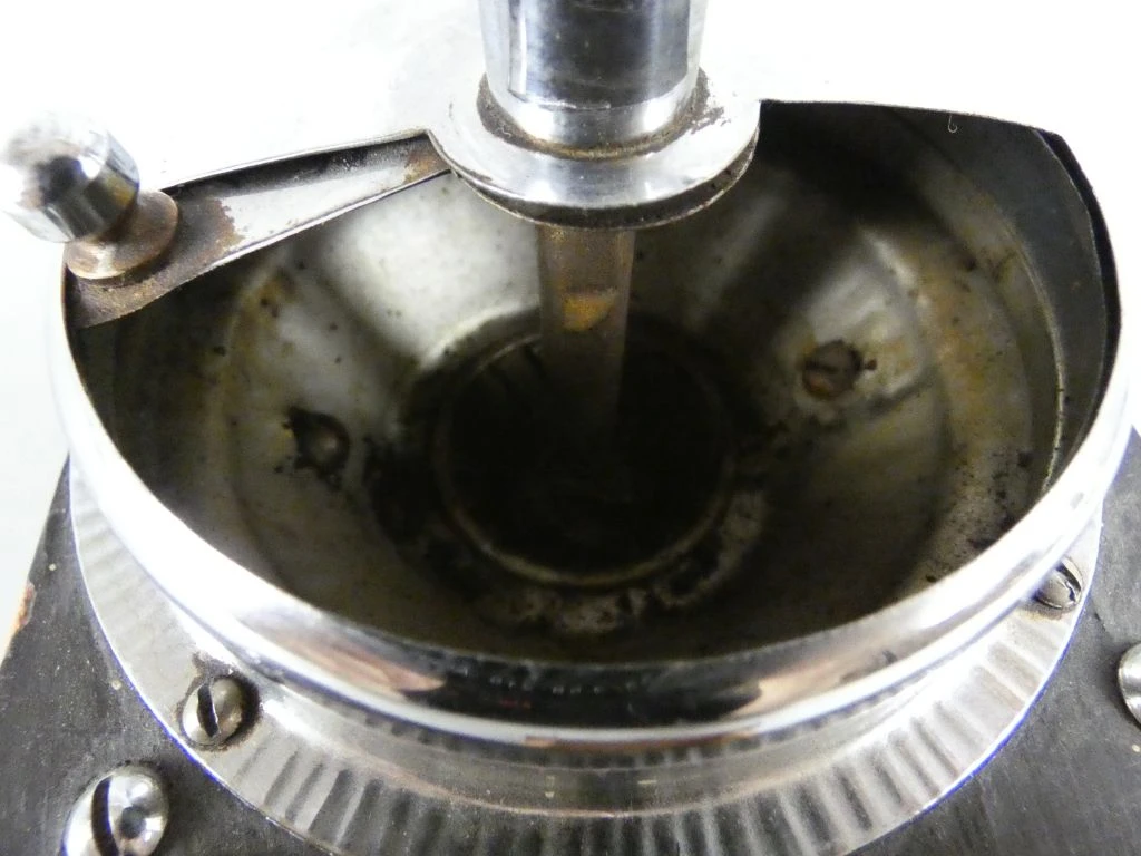 Vintage Handmatige Koffiemolen met Speelkaartafbeelding - foto 7