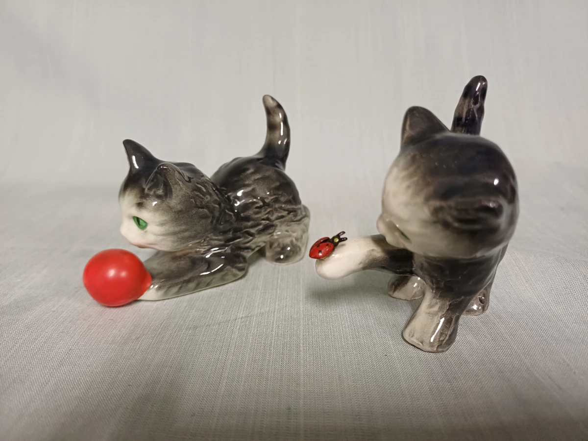 porseleinen kattenbeeldjes Goebel - foto 2