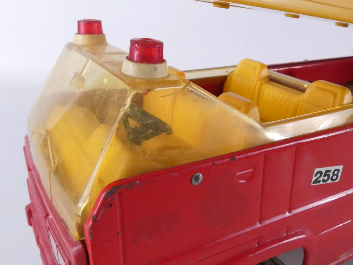 Set vintage Tonka speelgoed vrachtwagens en voertuigen - foto 5
