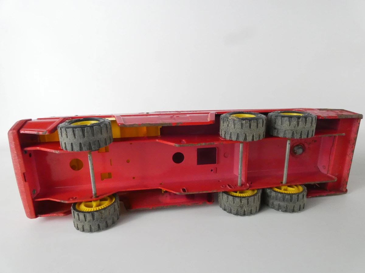 Set vintage Tonka speelgoed vrachtwagens en voertuigen - foto 6