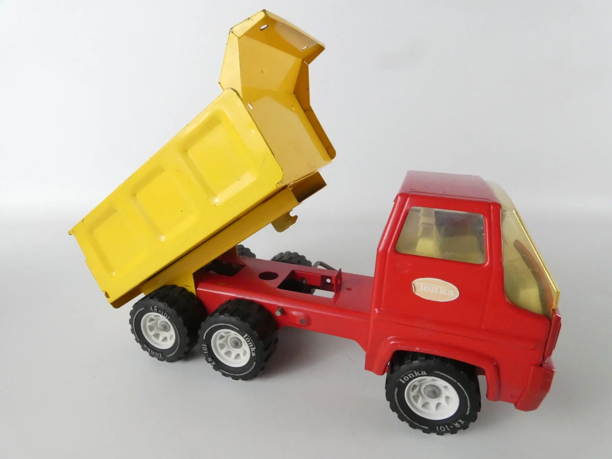 Set vintage Tonka speelgoed vrachtwagens en voertuigen - foto 8