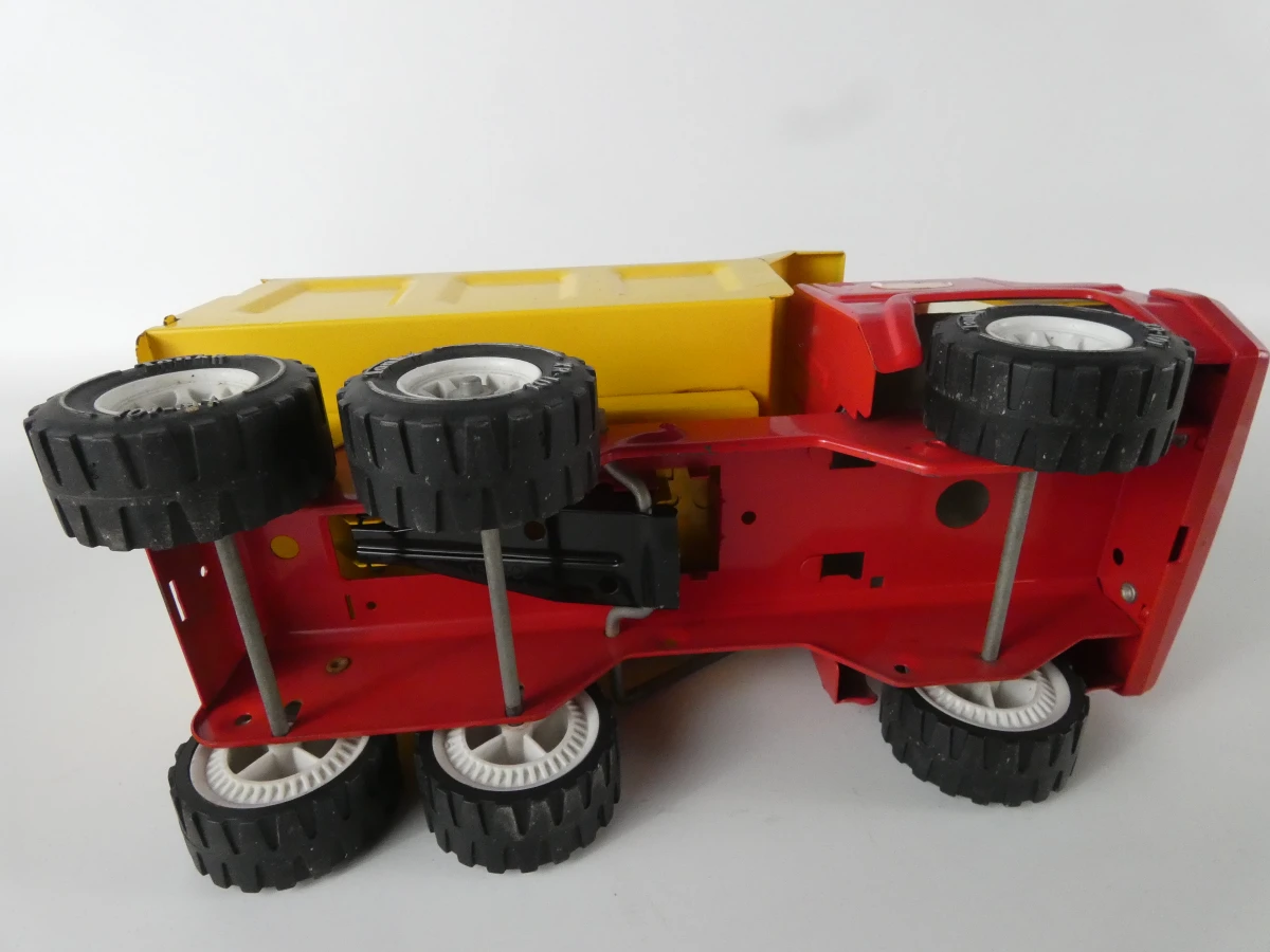 Set vintage Tonka speelgoed vrachtwagens en voertuigen - foto 10