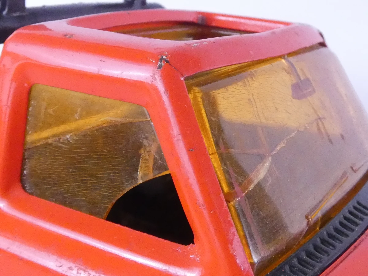 Set vintage Tonka speelgoed vrachtwagens en voertuigen - foto 17