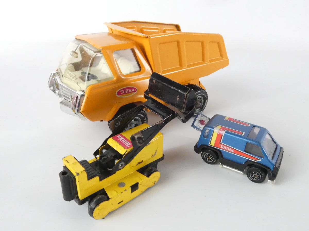 Set vintage Tonka speelgoed vrachtwagens en voertuigen - foto 19
