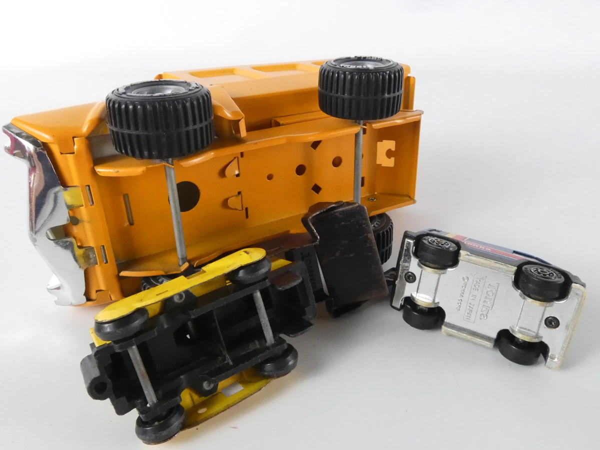 Set vintage Tonka speelgoed vrachtwagens en voertuigen - foto 20