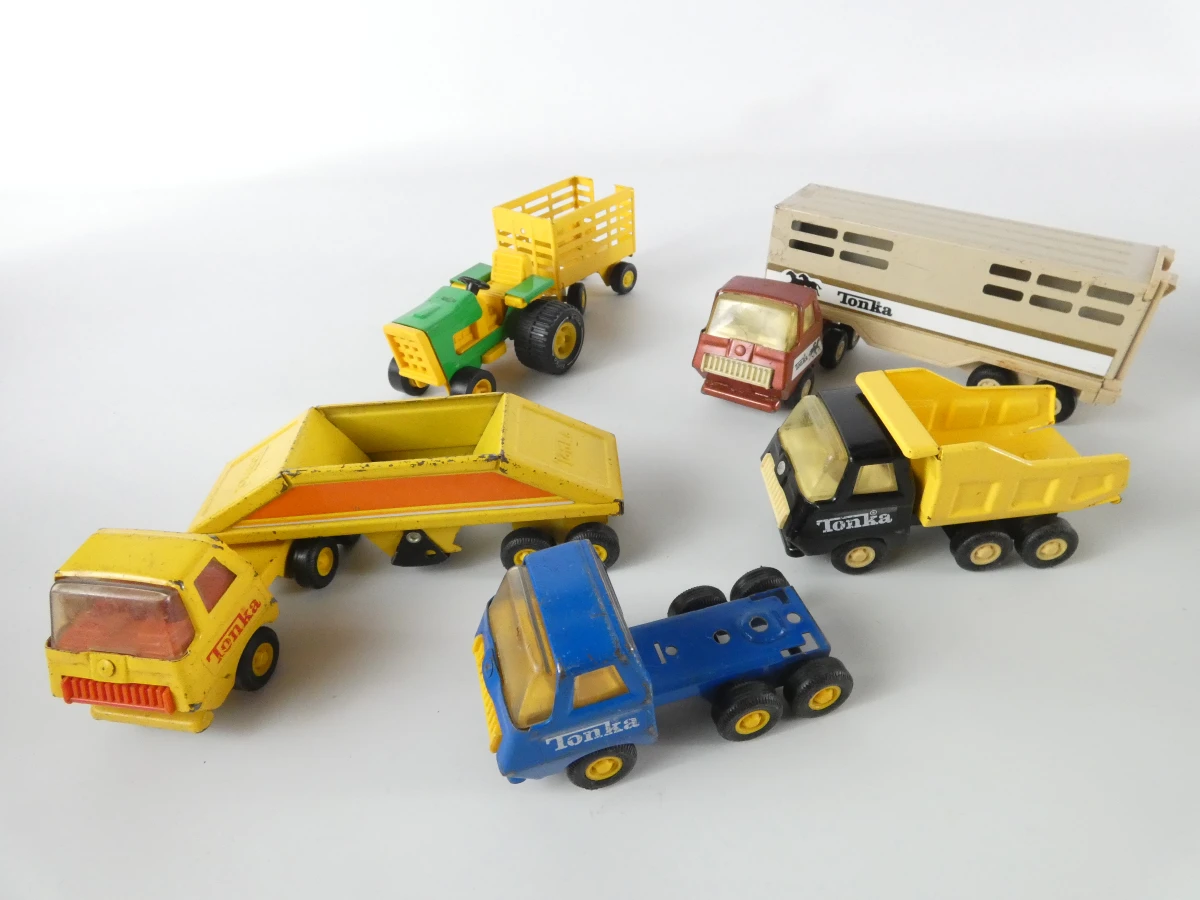 Set vintage Tonka speelgoed vrachtwagens en voertuigen - foto 22