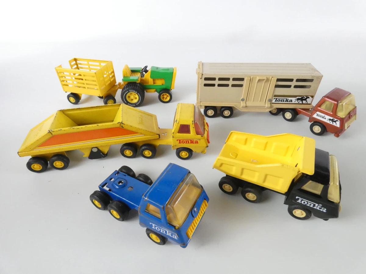 Set vintage Tonka speelgoed vrachtwagens en voertuigen - foto 23