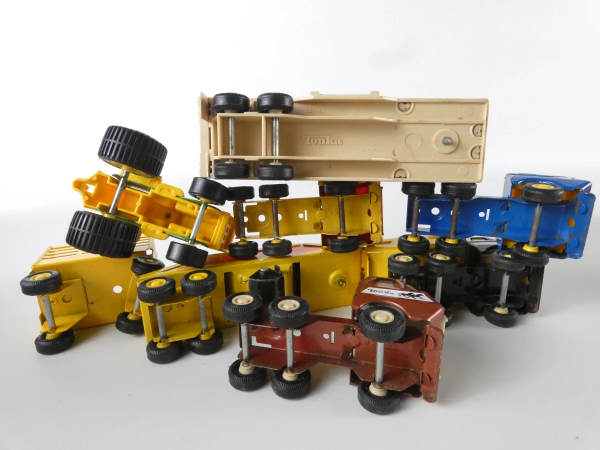 Set vintage Tonka speelgoed vrachtwagens en voertuigen - foto 24