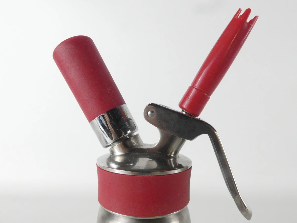 Vintage keukensifons en iSi Gourmet Whip met gaspatronen - foto 9