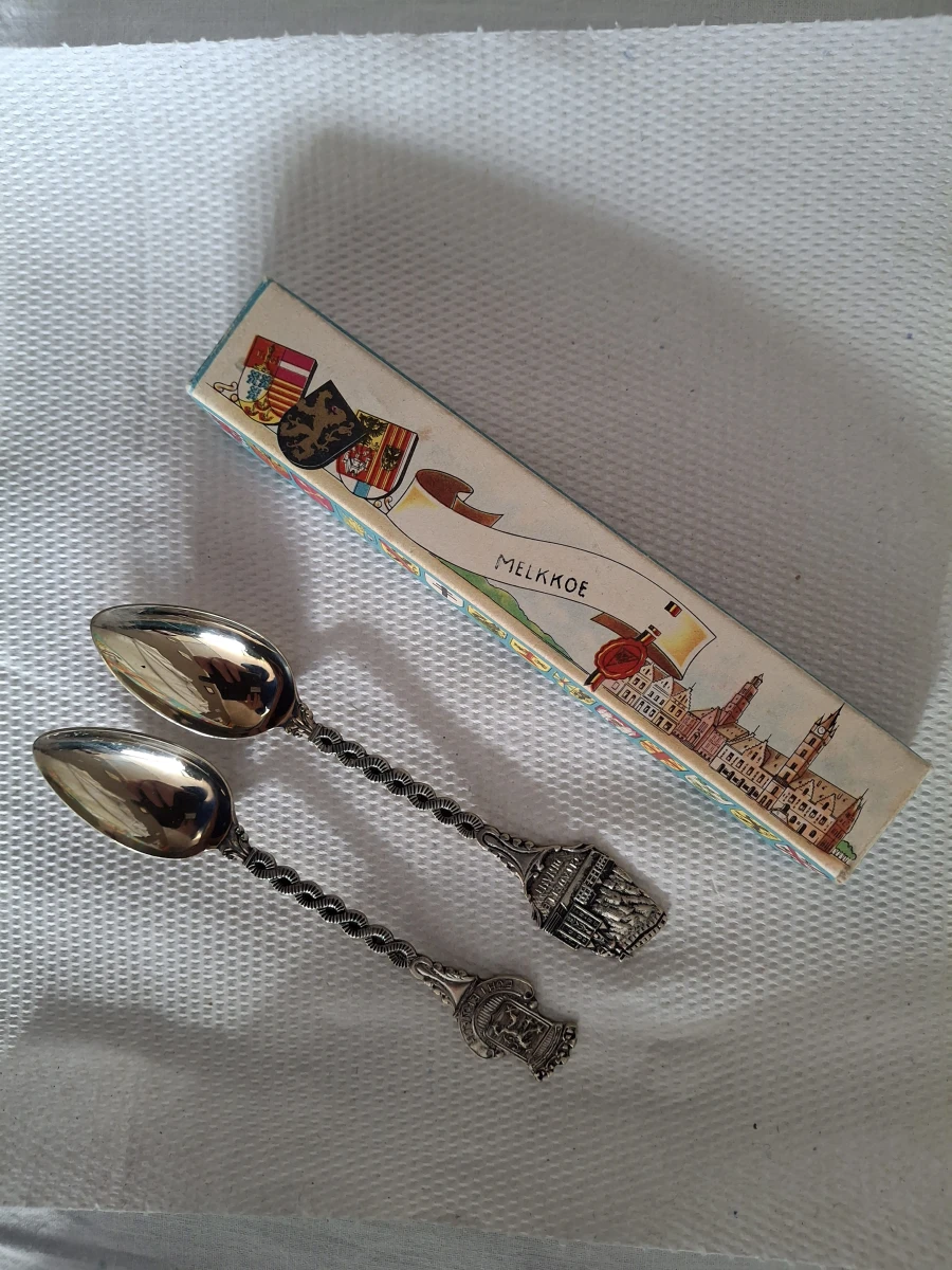 Lot vintage souvenirlepeltjes en -vorkjes - foto 11