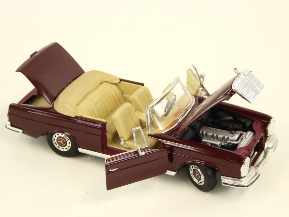 Lot van 4 Mercedes-Benz modelauto’s - foto 3