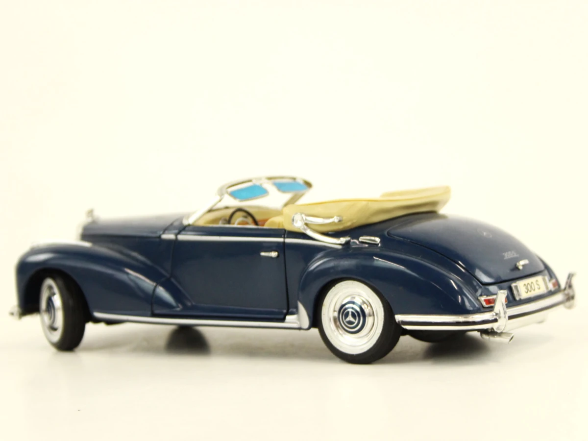 Lot van 4 Mercedes-Benz modelauto’s - foto 9