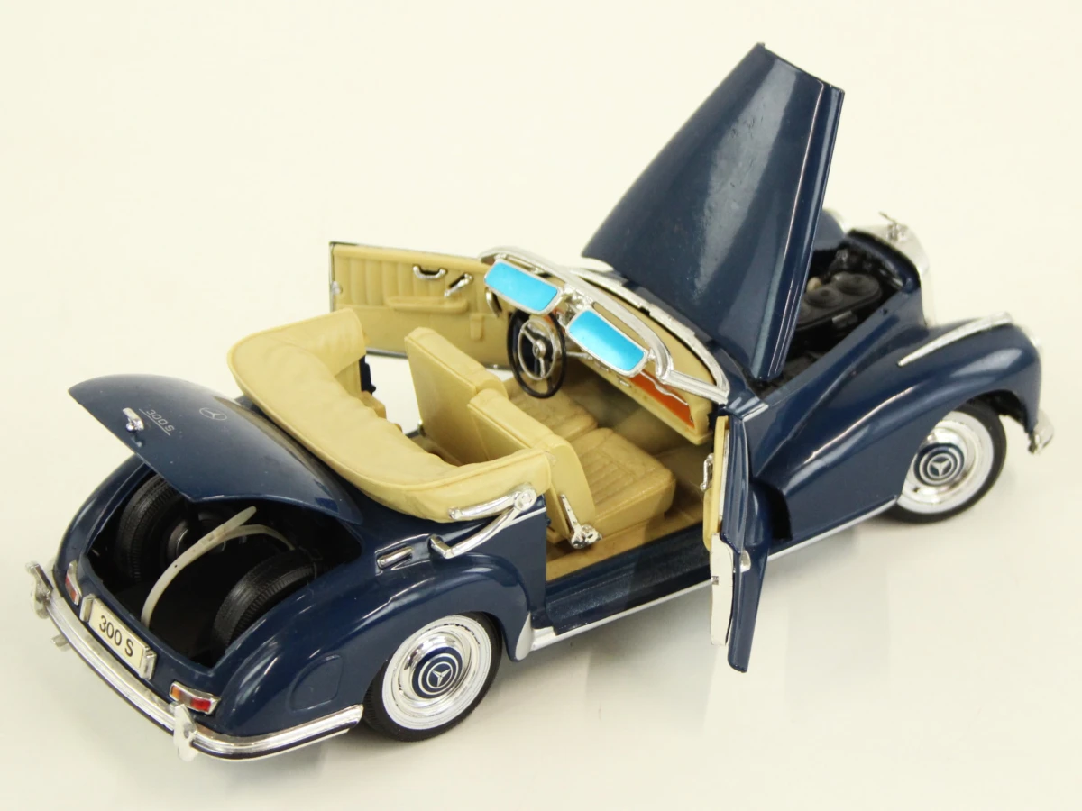 Lot van 4 Mercedes-Benz modelauto’s - foto 10