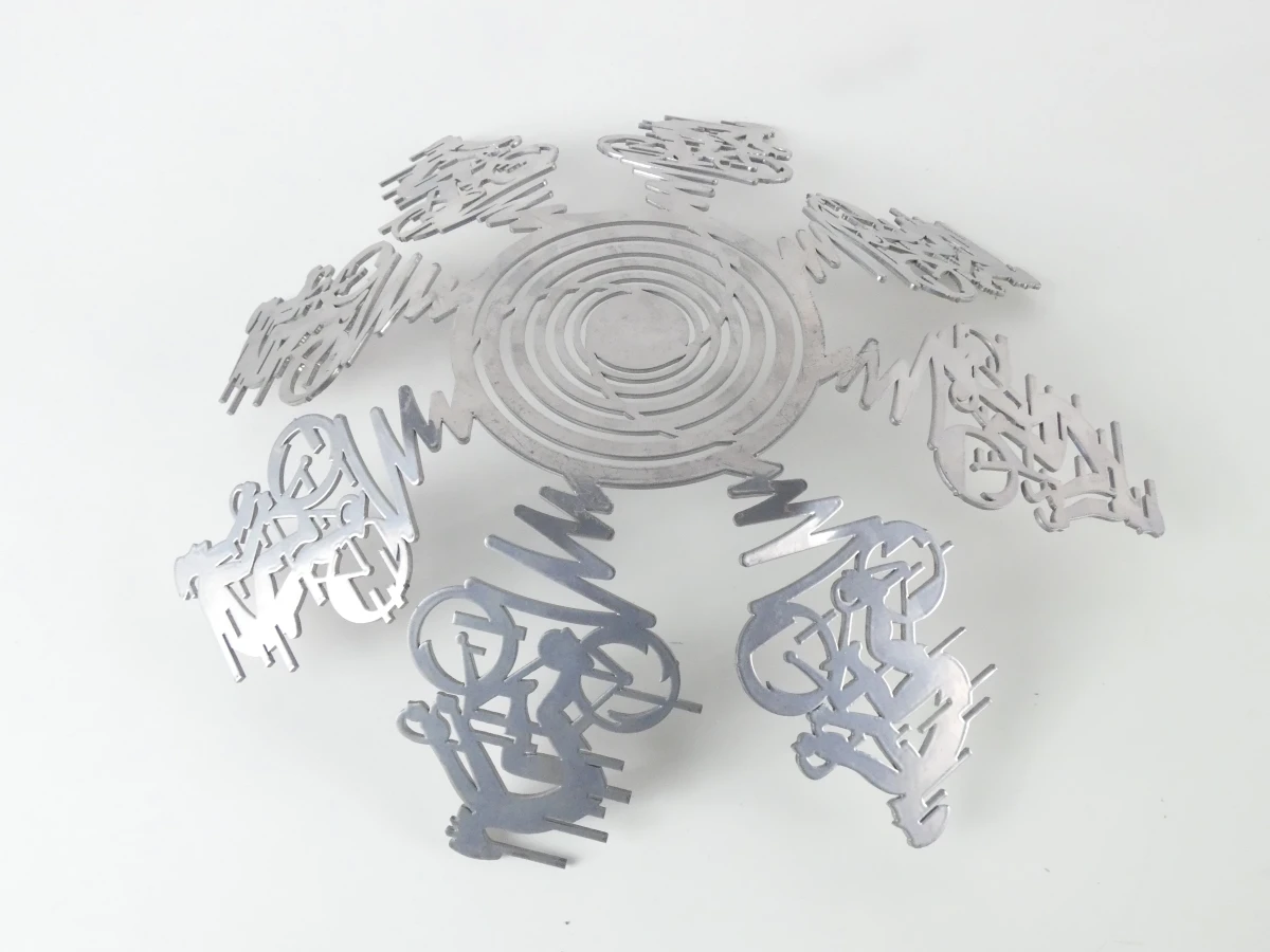 Cyclists Bowl - metalen wielrenners kunstwerk - Gerstein DESIGN - foto 7