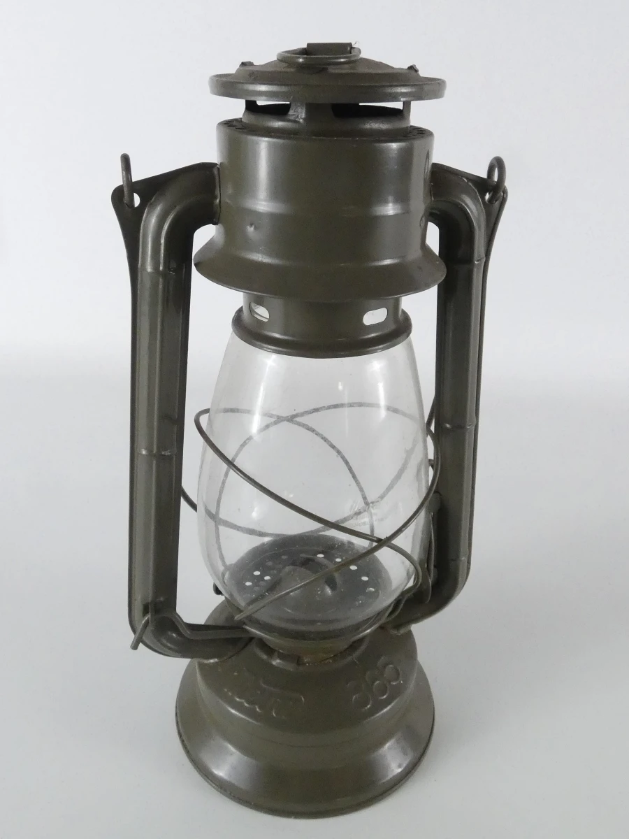 Set van 3 Vintage Lantaarns: 2x Meva 865 Stormlamp & 1x Messing Seinlamp / Carbidlamp - foto 7