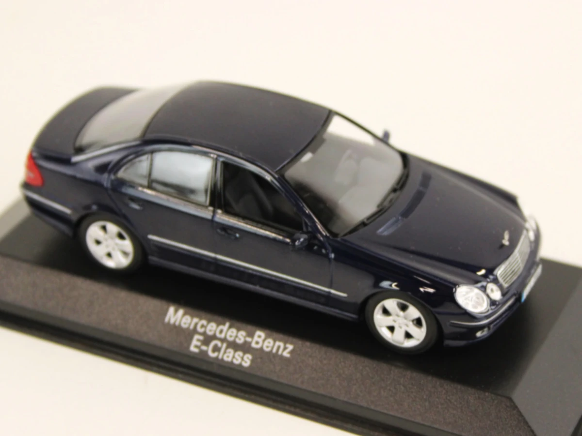 Collectie van 8 Mercedes-Benz modelauto's – Minichamps / Paul's Model Art - foto 3