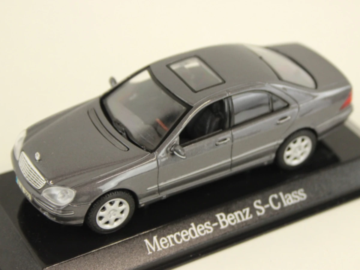 Collectie van 8 Mercedes-Benz modelauto's – Minichamps / Paul's Model Art - foto 6