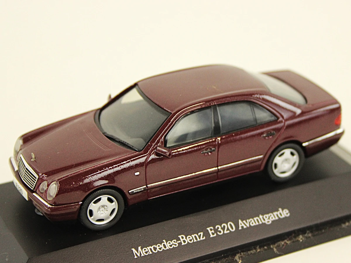 Collectie van 8 Mercedes-Benz modelauto's – Minichamps / Paul's Model Art - foto 9