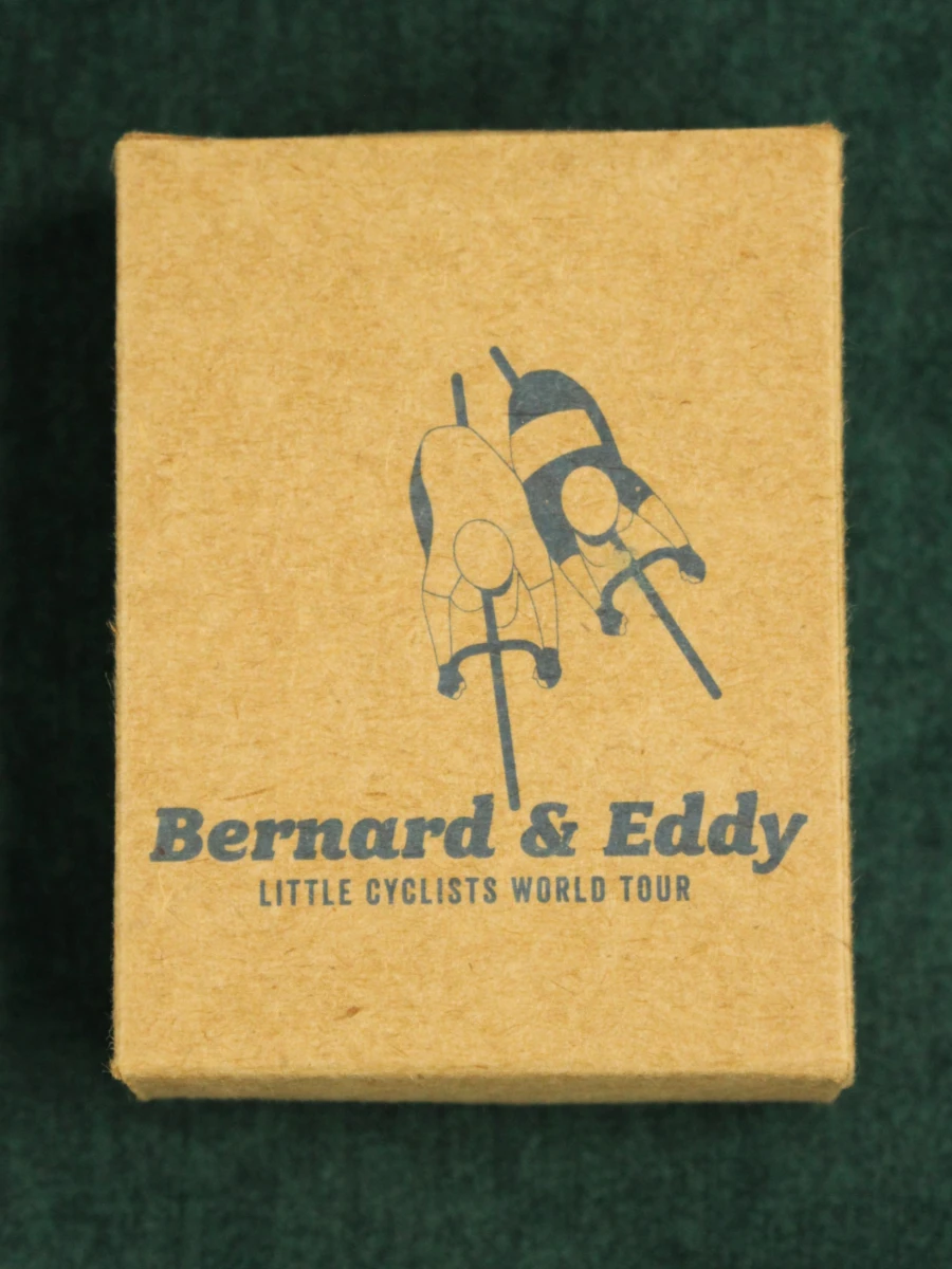 Bernard & Eddy – Little Cyclists World Tour – Lot van 7 miniatuurwielrenners in ovp - foto 3