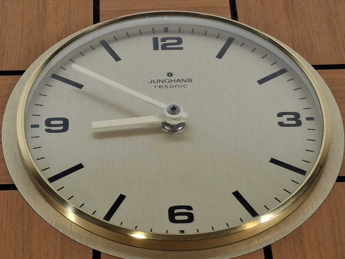 Vintage Junghans Resonic wandklok - foto 3