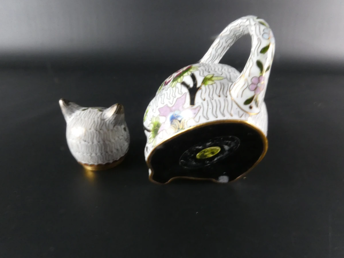 Chinese Cloisonné Theepot – Zittende Kat met bloemenmotief - foto 8
