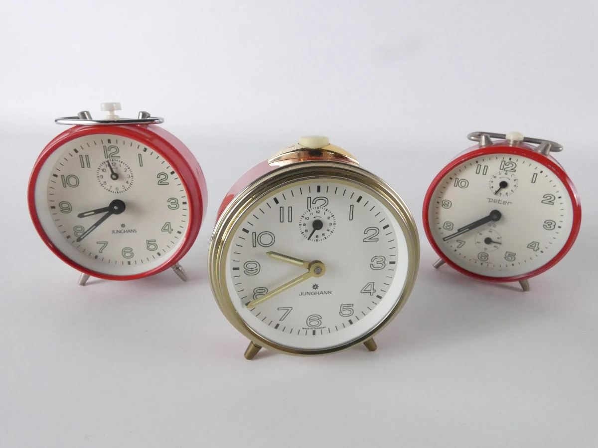 Partij van 14 vintage wekkerklokken + Philips wandklok - foto 15