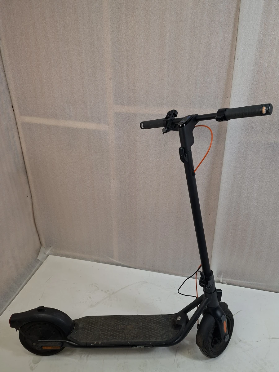 Krachtige Segway Ninebot KickScooter F2 Plus E (Model 2024) – In Nette Staat! - foto 3