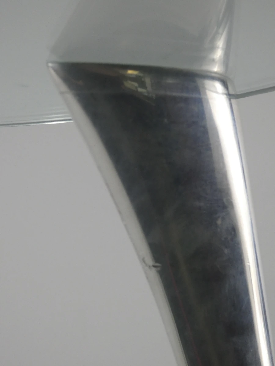 Postmoderne design-bijzettafel met glazen blad en aluminium - foto 3
