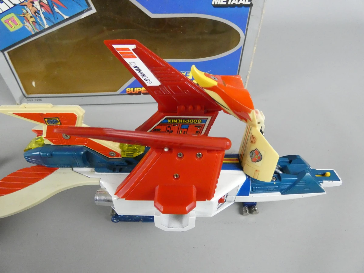 Battle of the planets reuze feniks - foto 5