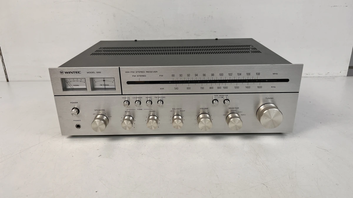 Zeldzame Vintage Wintec Model 555 AM/FM Stereo Receiver – Prachtige Jaren '70 Klassieker! - foto 2