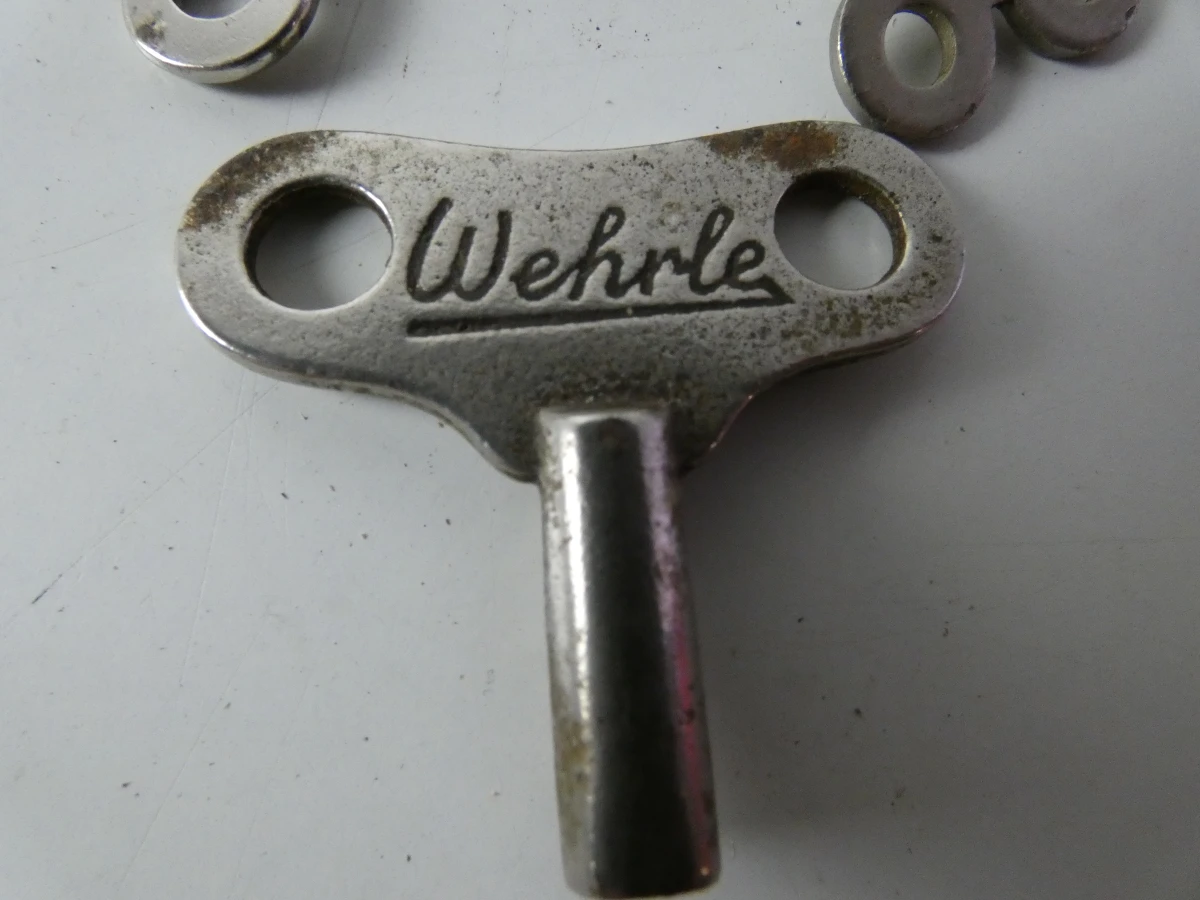 Grote partij mechanische opwindsleutels (Klokken & Speelgoed) - foto 2