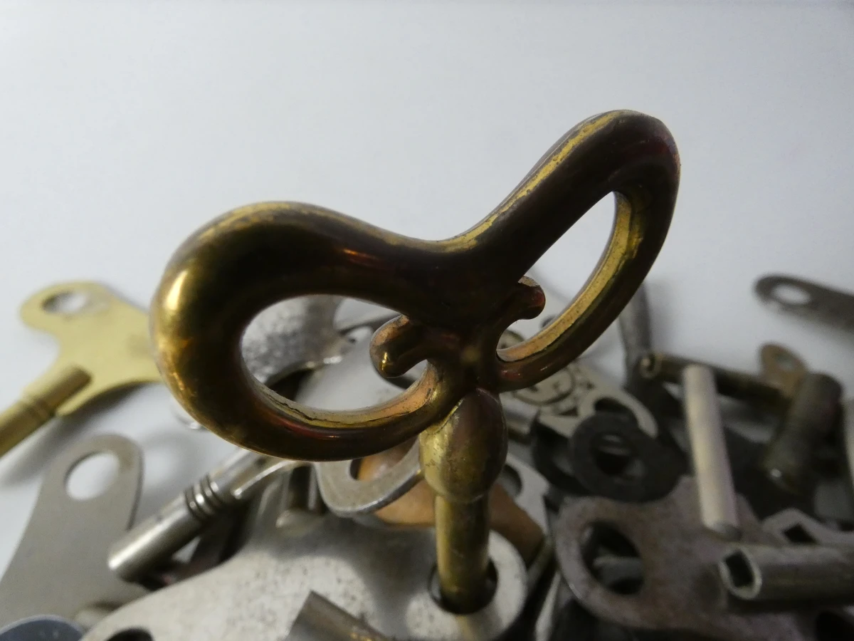 Grote partij mechanische opwindsleutels (Klokken & Speelgoed) - foto 4