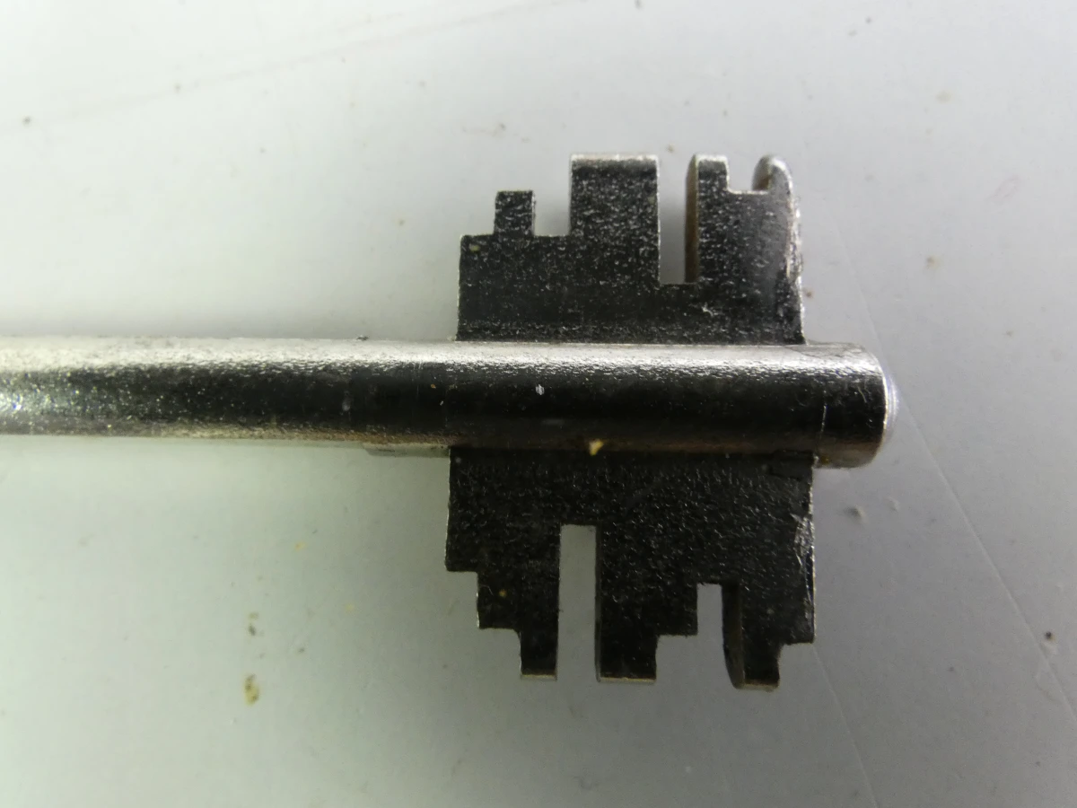 Grote partij mechanische opwindsleutels (Klokken & Speelgoed) - foto 12