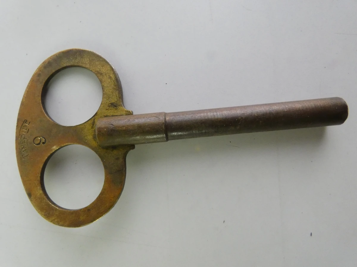Grote partij mechanische opwindsleutels (Klokken & Speelgoed) - foto 16