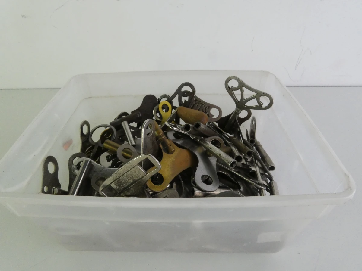 Grote partij mechanische opwindsleutels (Klokken & Speelgoed) - foto 18