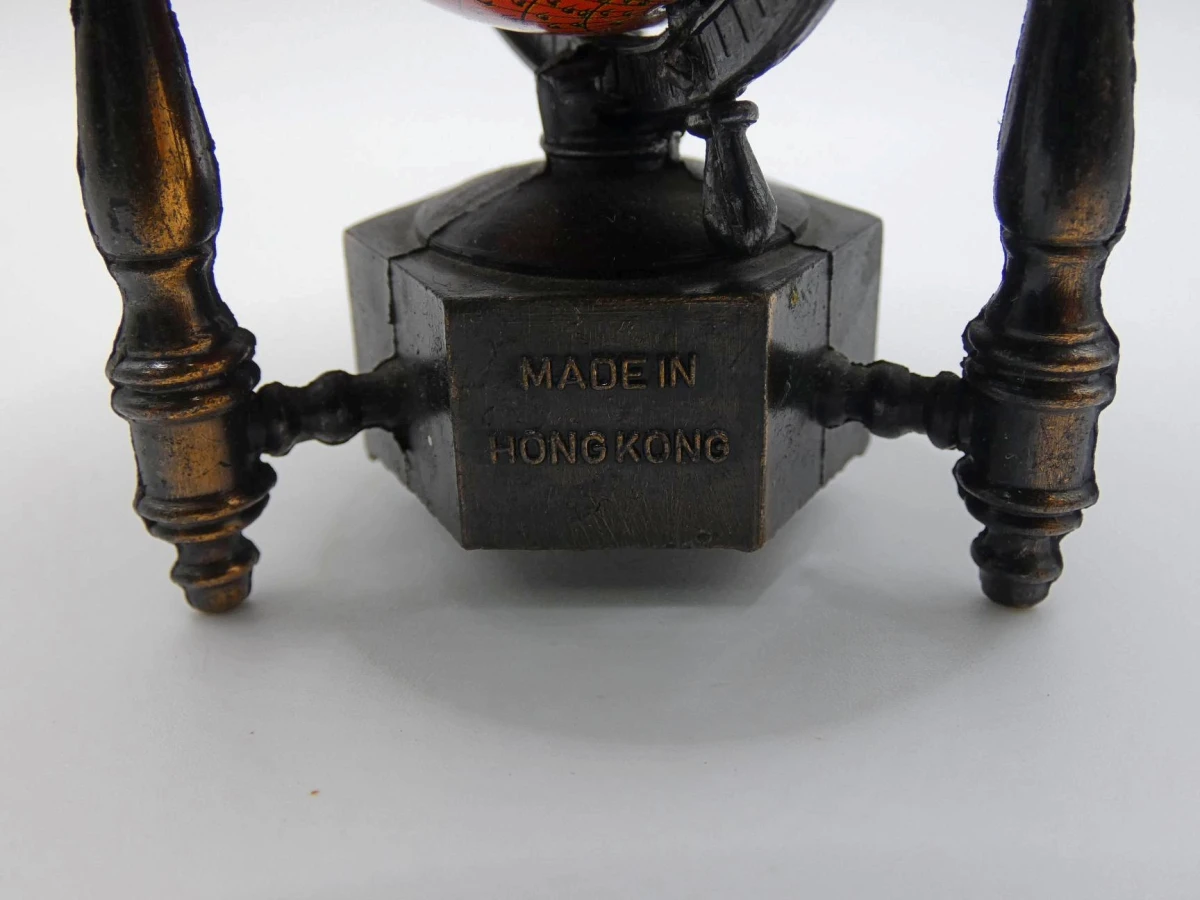 Vintage metalen puntenslijper in de vorm van een globe - foto 6