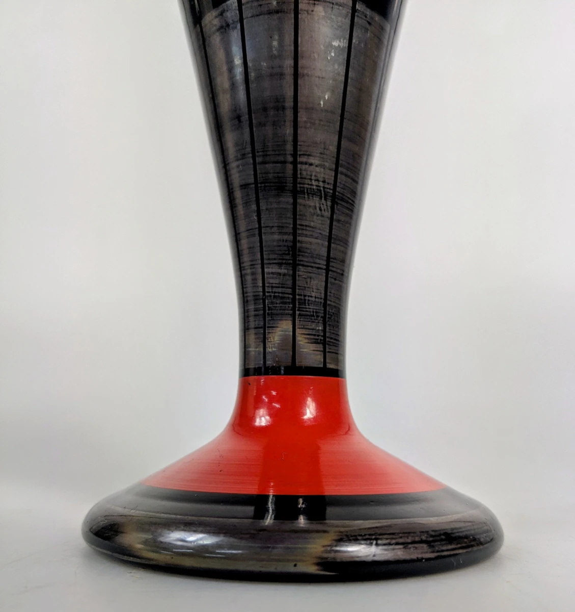 Art Deco glazen vaas gesigneerd HEM – Michel Herman – zwart, rood en zilver - foto 3
