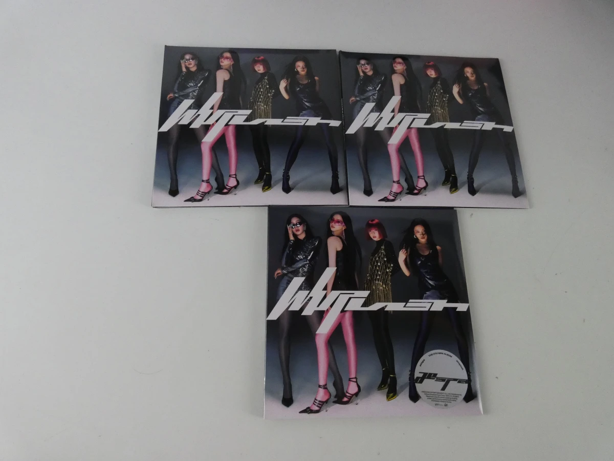 K-pop CD boxsets met boekjes en fotokaarten - foto 2