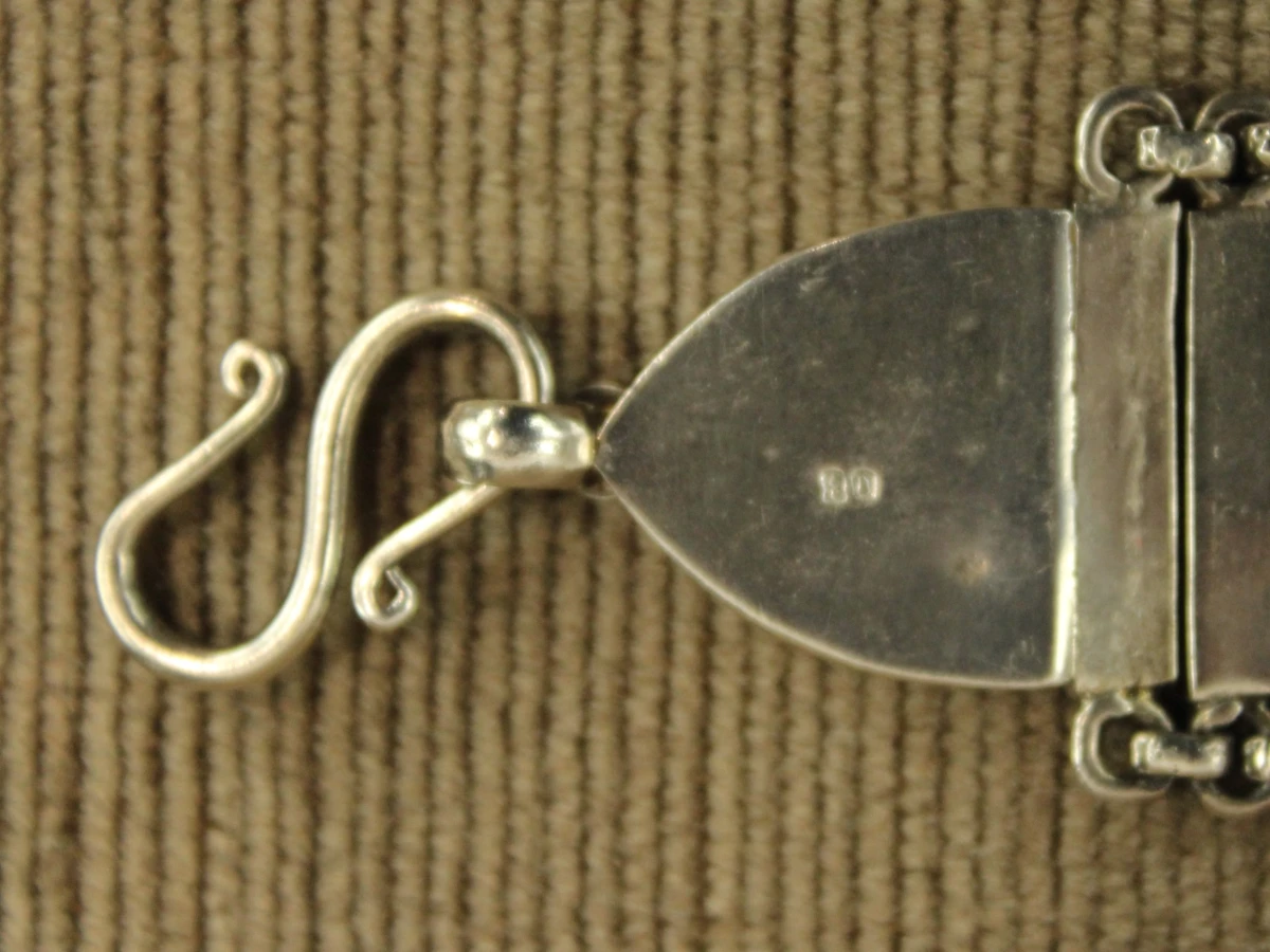 Indiase verzilverde armband met florale en haaifiguren - foto 9