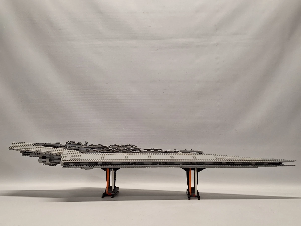 Lego Star Wars Super Star Destroyer 10221 Ultimate Collector Series uit 2011 - foto 2