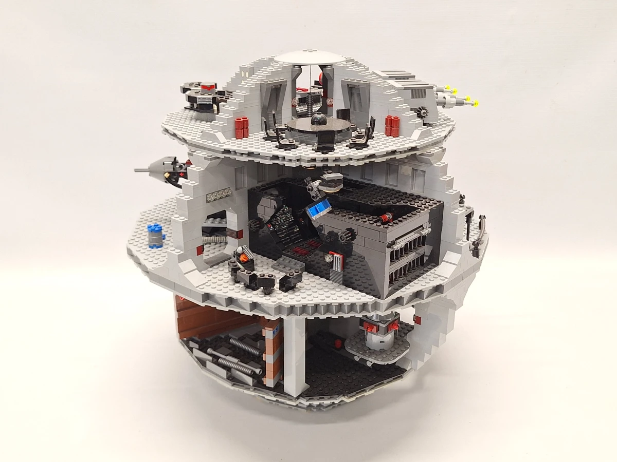Lego Star Wars Death Star set 10188 uit 2008 - foto 2