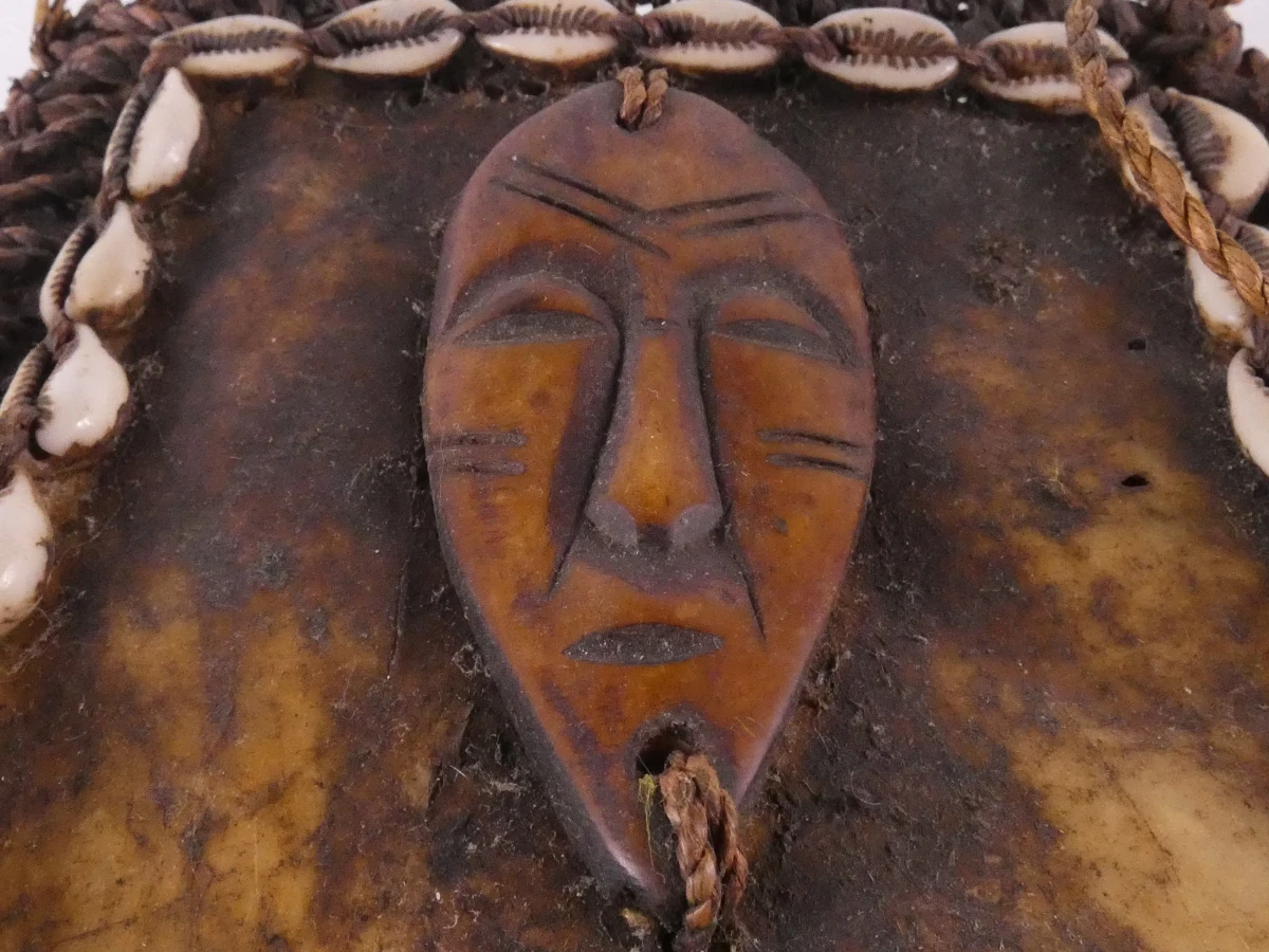 Lot van 4 decoratieve maskers met messchede in etnische stijl - foto 17