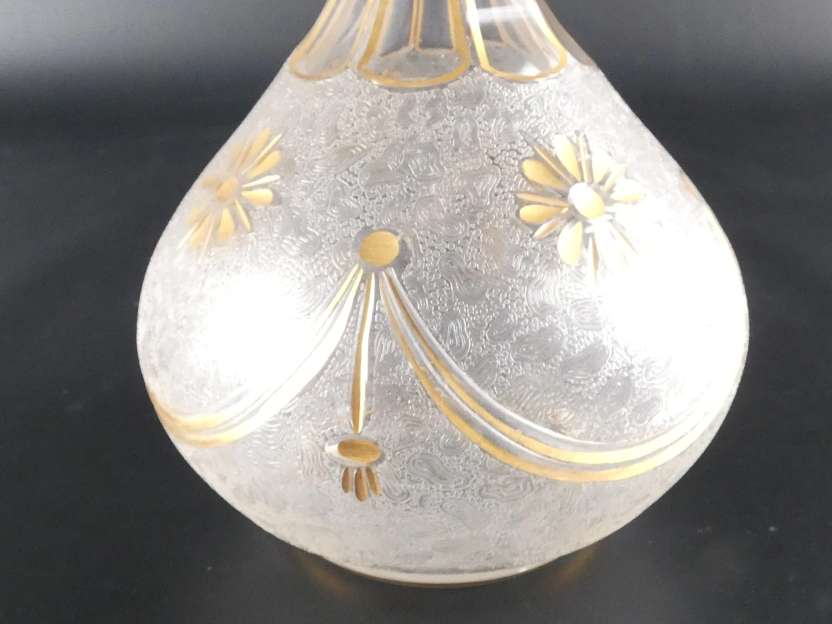 Set van 2 vintage glazen karaffen met goudkleurige decoratie - foto 15