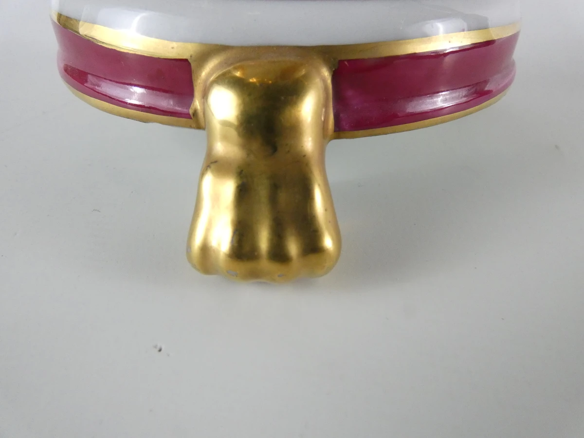 Klassieke porseleinen dekselpot met gouden accenten - foto 15
