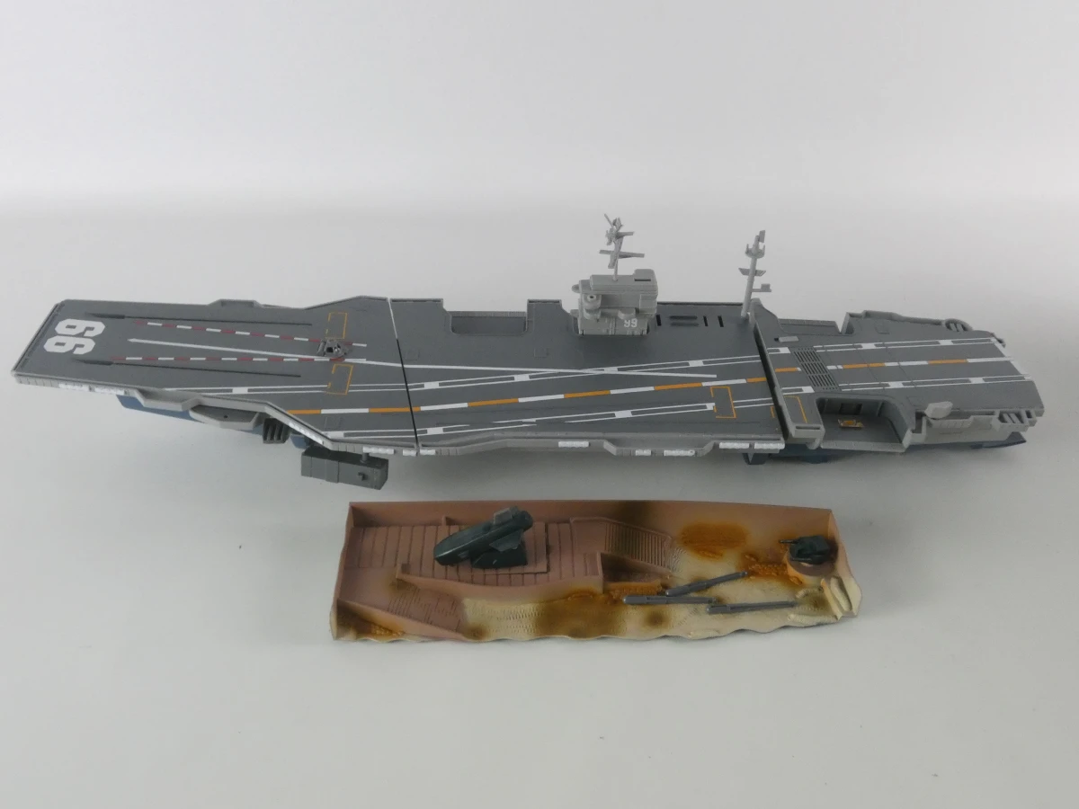 Micro Machines Military Aircraft Carrier 1998 met doos - foto 2