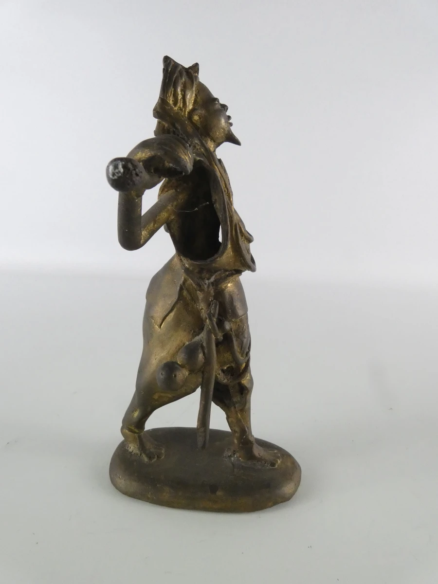 Bronzen beeldje van werkman met stok - foto 4