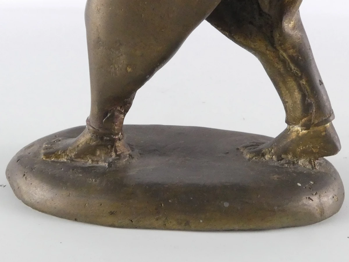 Bronzen beeldje van werkman met stok - foto 10